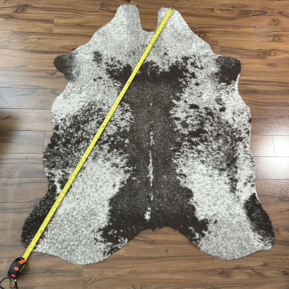 Modern Rug - Picture 2 of 7